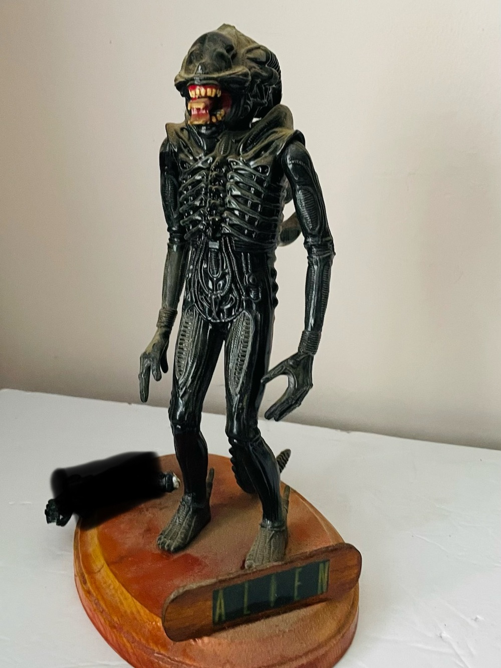 NECA? Aliens Ultimate Blue Xenomorph Warrior 9” Figure attach On Base Read Info
